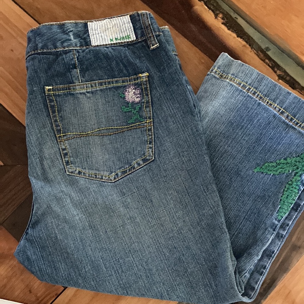 Tommy Hilfiger Embroidered Capris